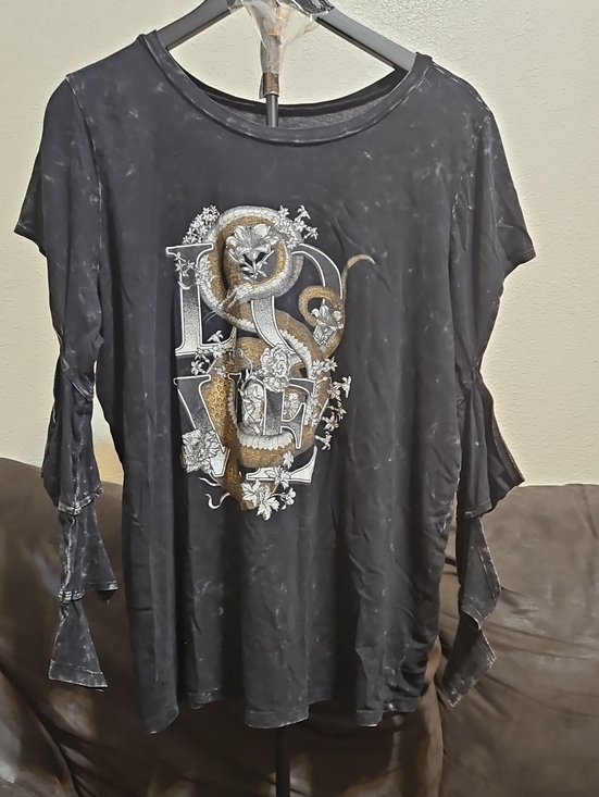 torrid Tops - torrid Black Long Sleeve Tee with Gold Snake Graphic